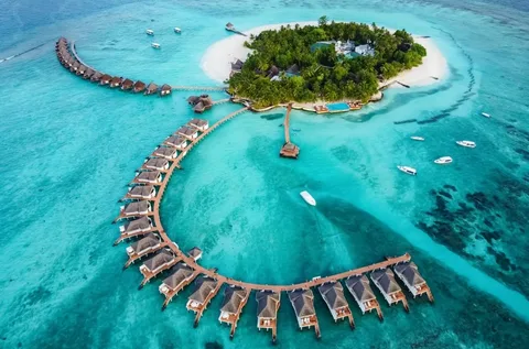 RENEW YOUR VOWS AT THE ASTONISHING OVERWATER WEDDING CHAPEL @ JUMEIRAH VITTAVELI, MALDIVES