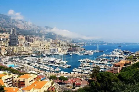 DINNER IN THE SKY by MONTE-CARLO