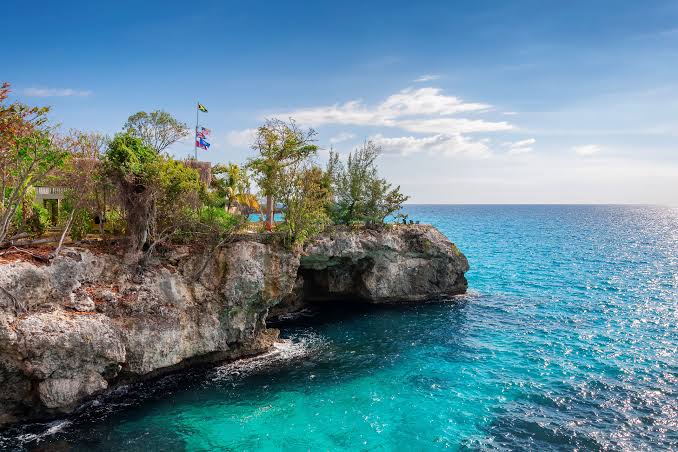 Take a Cool Break in Jamaica this Scorching Summer! – Escape to the Land of Nature –